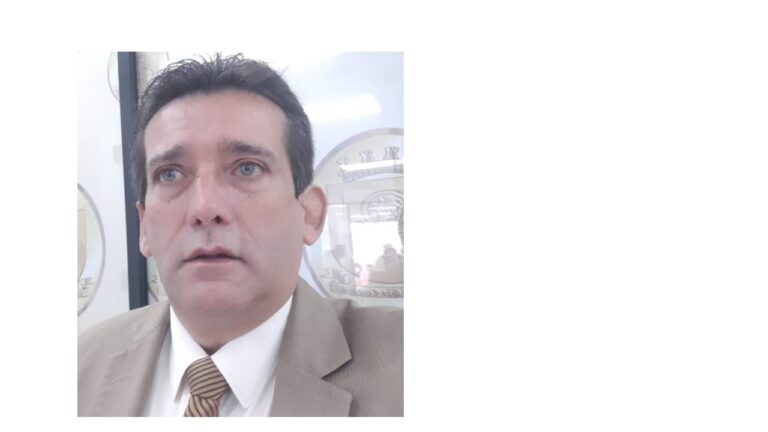 Abogado Jairo Escalante asumió Policía de Cristóbal