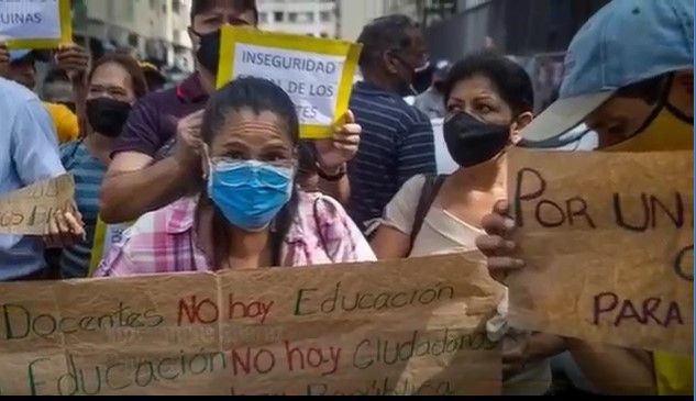 Docentes de Venezuela celebran su día en medio de necesidades