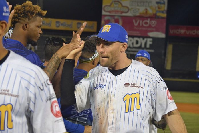 Magallanes vence 10-9 a Caribes y niveló la final del beisbol venezolano