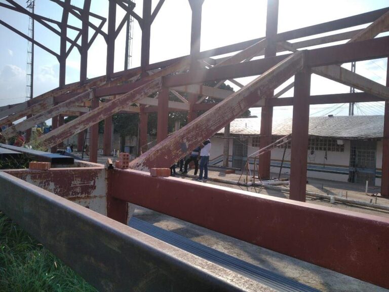 Arranca construcción de la gradería en el estadio “El Caney” en Ureña