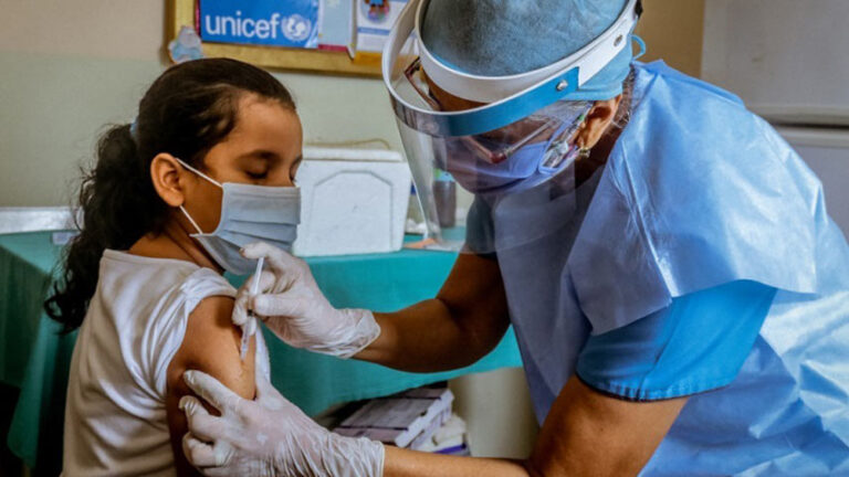 OMS recomienda extender uso de la vacuna de Pfizer a menores de 12 años
