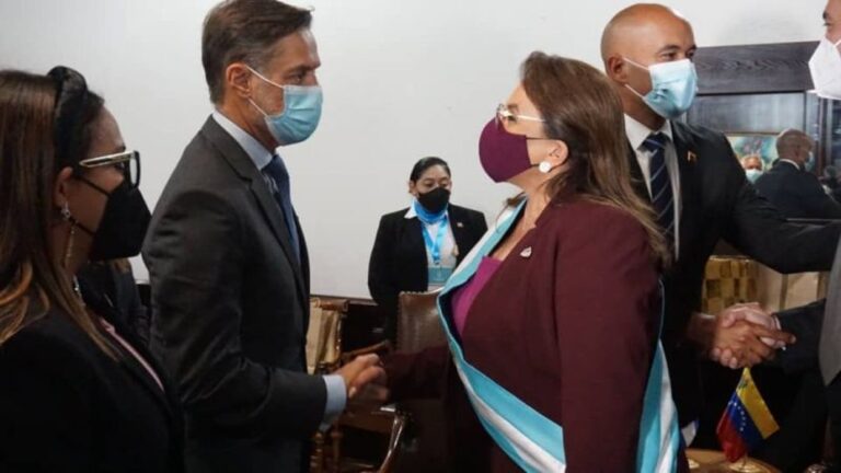 Venezuela y Honduras restablecen sus relaciones diplomáticas