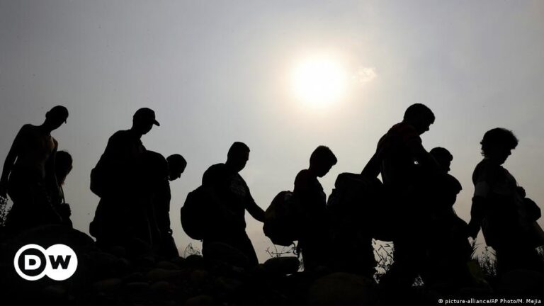 Violencia obliga a excombatientes a huir de frontera colombo-venezolana