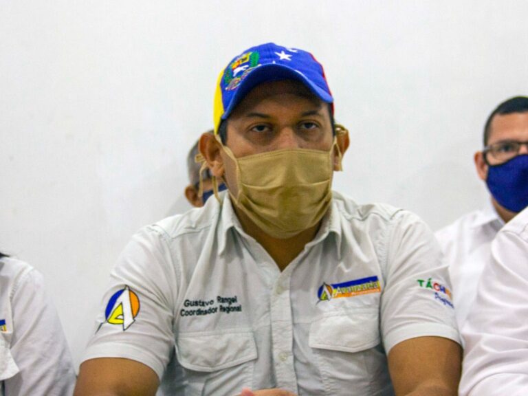 Rechaza la bancada opositora ley de impuesto a compras en dólares