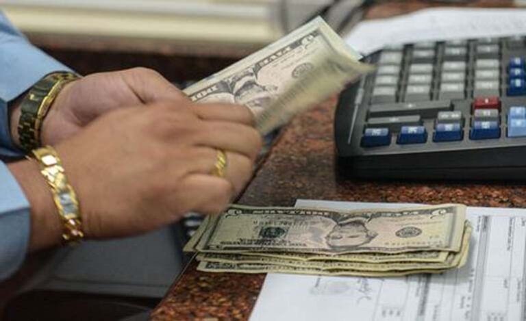 ¿Cómo se ha afectado la capacidad de compra del dólares en Venezuela?