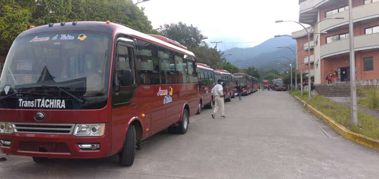 Habilitarán más de 60 unidades de TransTáchira este domingo