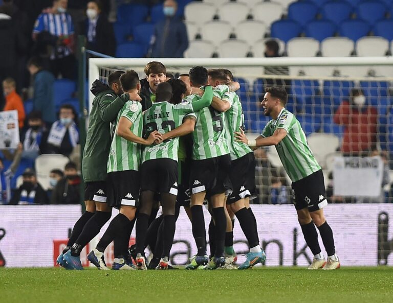 Betis golea a Real Sociedad y se mete en semifinales