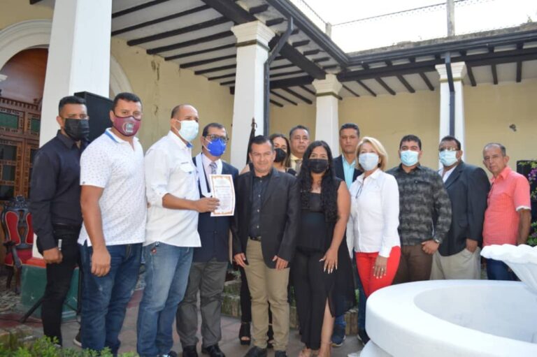 Concejo Municipal de Junín condecoró a Javier Tarazona