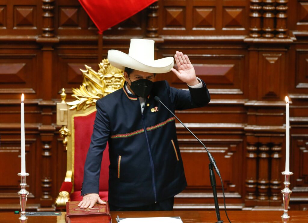 Perú: Pedro Castillo denuncia intento de golpe y pide activar Carta de OEA