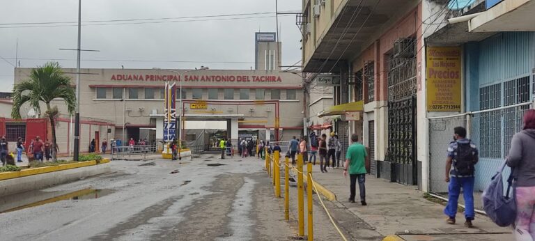 Sábado lluvioso en la frontera