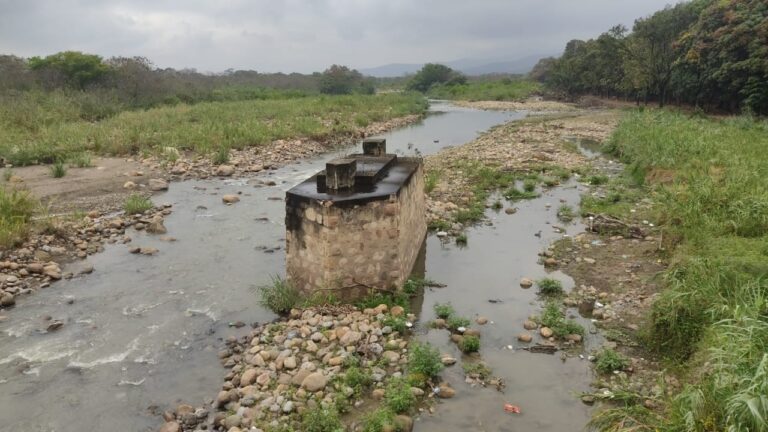 El río Táchira luce calmado