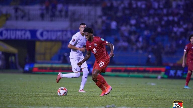 México recibe a Panamá en el premundial