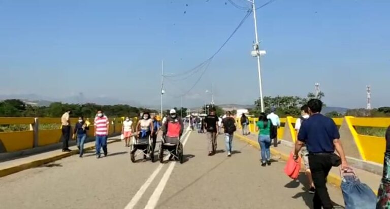 Así se encuentra el movimiento sobre el puente Simón Bolívar este 2F