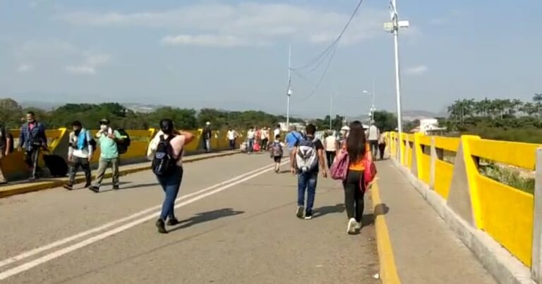 Fluido el tránsito por el puente Simón Bolívar