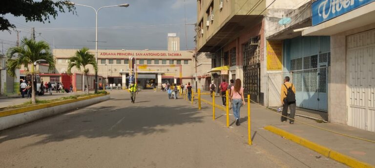 Autoridades de frontera insisten en el uso correcto del corredor vial