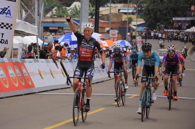 Victoria y liderato de Jhonatan Restrepo, ficha del Drone Hopper Androni en Tour de Rwanda