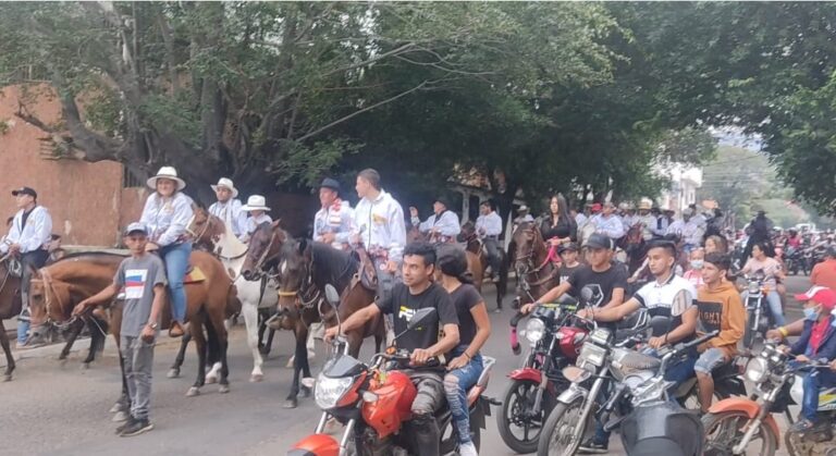 Arranca el CIF2022 con cabalgata por San Antonio del Táchira