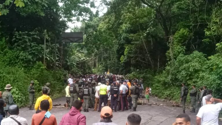 Dos días de protestas de la etnia Yukpa congestionan la zona norte del Táchira