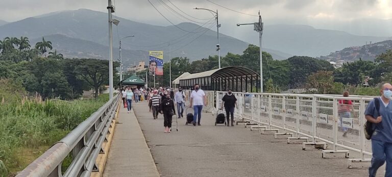 Metamorfosis del puente Simón Bolívar  a tres años del 23 de febrero