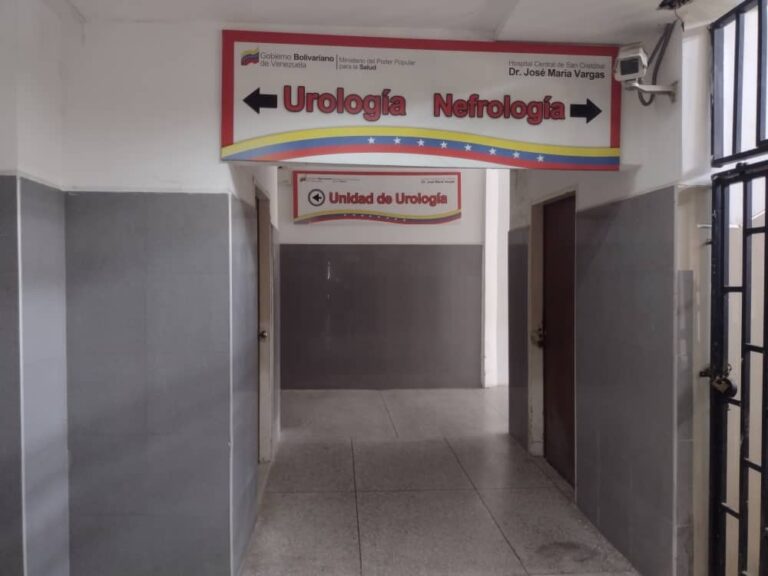 Reparan el techo en área de Nefrología del Hospital