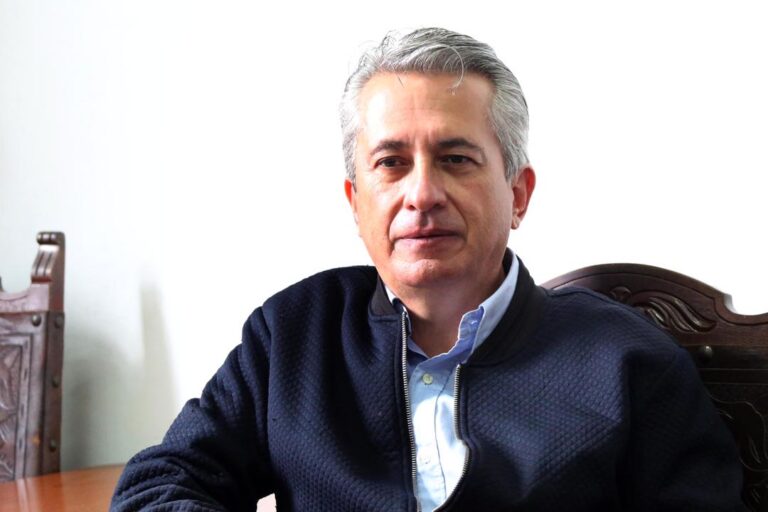 Solicitan a presidenta del CLET debatir sobre salario de docentes