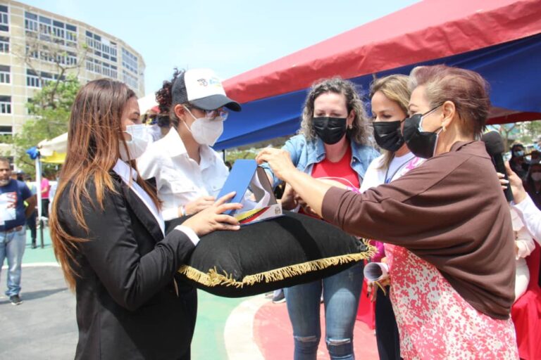 Parlamento regional sesionó por el Día de la Juventud