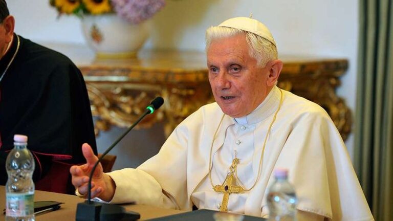 Benedicto XVI pide “perdón” por abusos sexuales de sacerdotes
