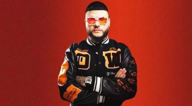 Farruko ofrece disculpas por las letras de sus canciones en una predicación que hizo en pleno concierto