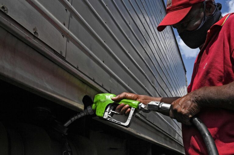 Encovi: Aumento del precio de la gasolina impactó al 18% de los hogares venezolanos