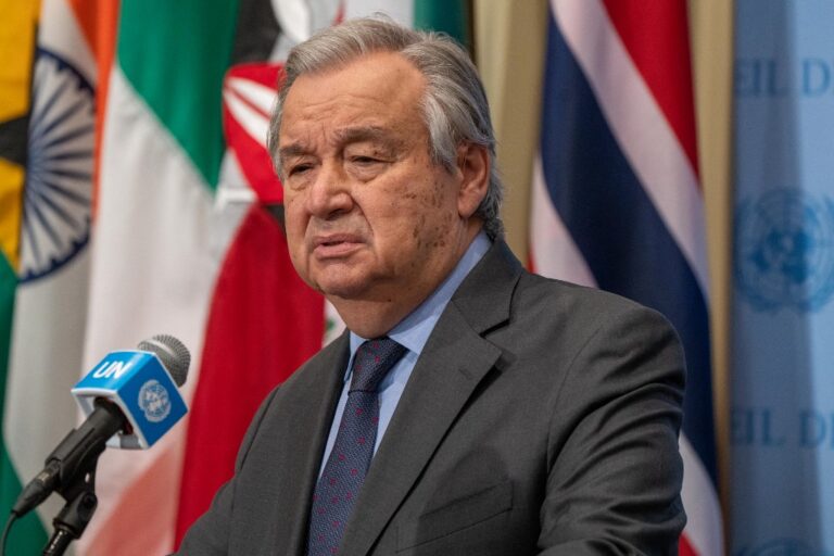 “Regresen a los cuarteles”