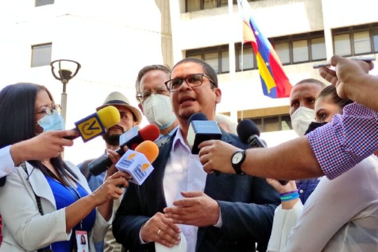 Mover insiste ante el TSJ en anular el revocatorio del 26-E