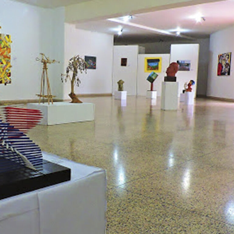 Convocan a exposición “Mujeres”