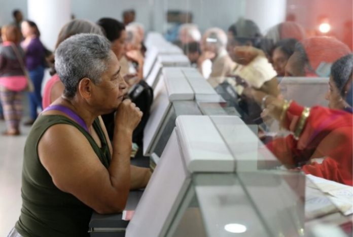 Se hizo efectivo otro pago de la pensión a adultos mayores por Bs. 7