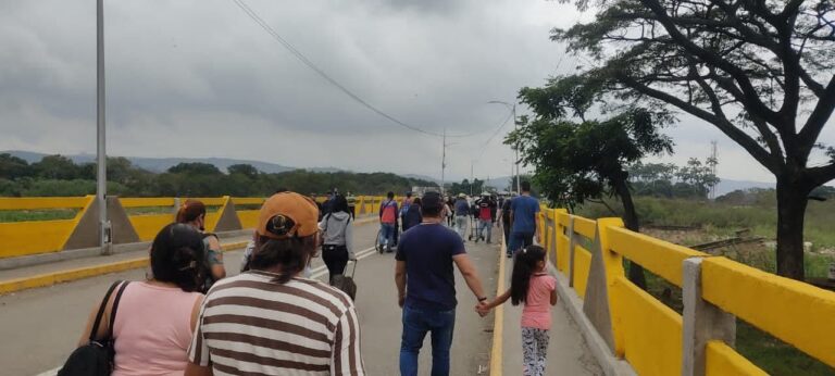 En aumento el tránsito por la frontera