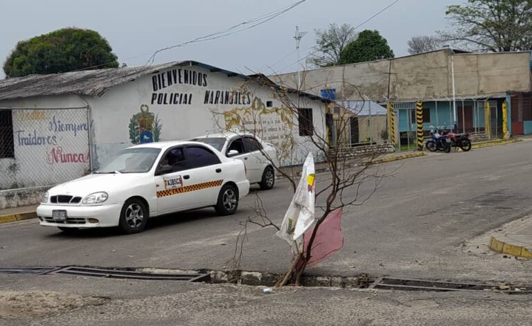 Alcantarilla en Naranjales pone en riesgo a transeúntes y conductores