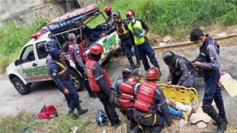 Se negó a pagar la cuenta y fue lanzado desde un segundo piso