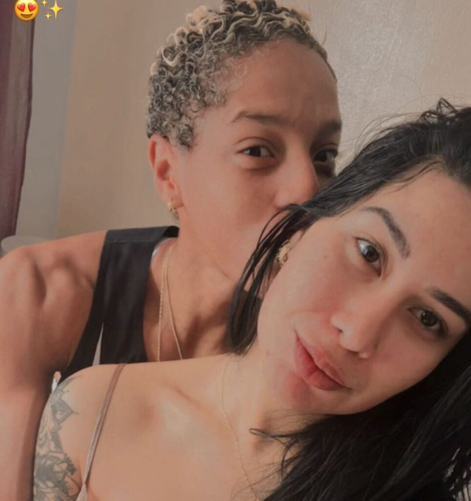 Yulimar con su novia, más enamoradas que nuca