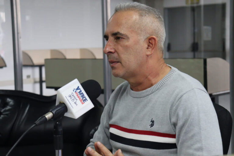 Bernal llamó “ridículo” al presidente de Colombia