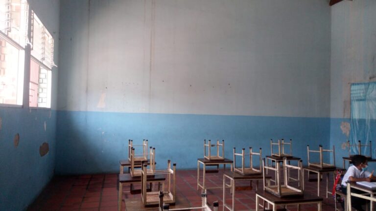 Denuncian deterioro en una de las aulas de la escuela República de Cuba en San Antonio