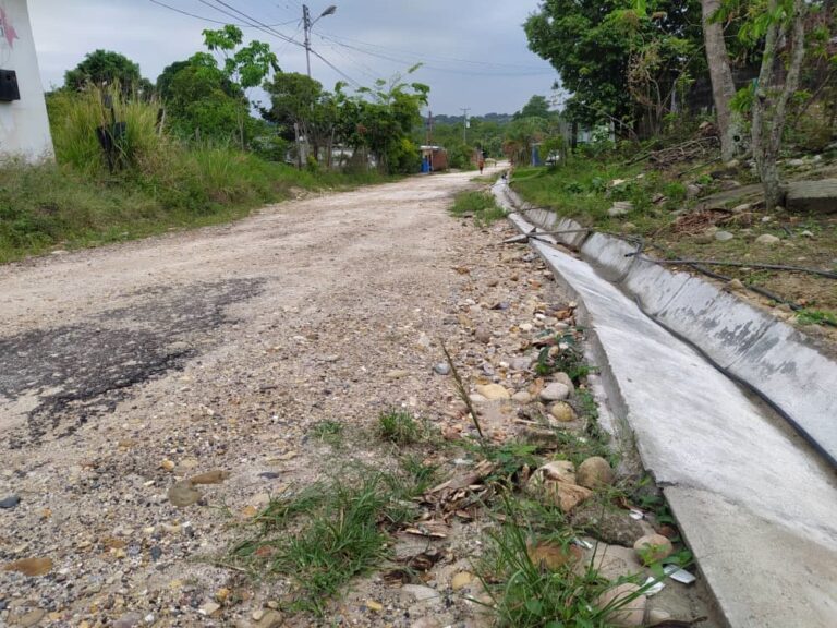 Solicitan apoyo para culminar  cunetas en Colinas de Bello Monte