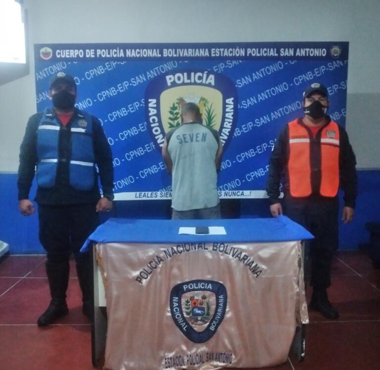 Detienen a hombre por violencia de género en San Antonio