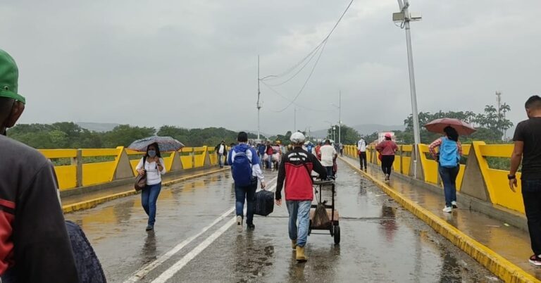 Hoy ingresan a Colombia venezolanos con terminal de cédula par