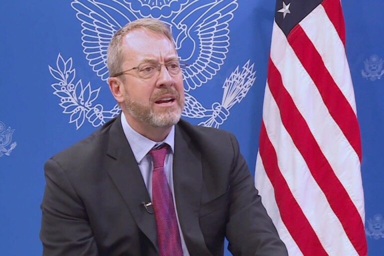 EEUU se sentó con opositores antes que con Maduro para reactivar mesa de México