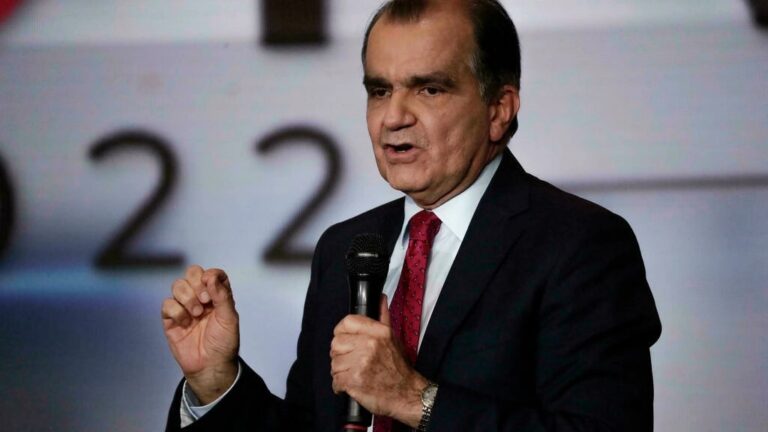 La renuncia del candidato uribista y el incierto futuro de la derecha en Colombia