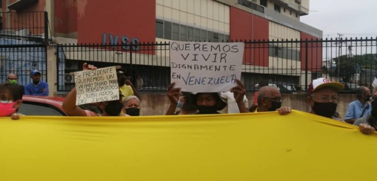Jubilados y pensionados del país salieron a protestar por sus derechos