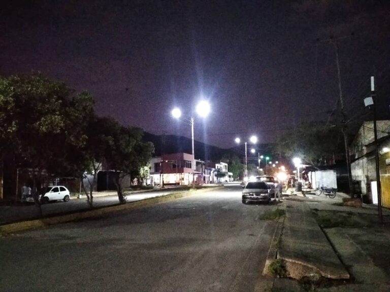 Lámparas LED para la avenida Intercomunal de Ureña