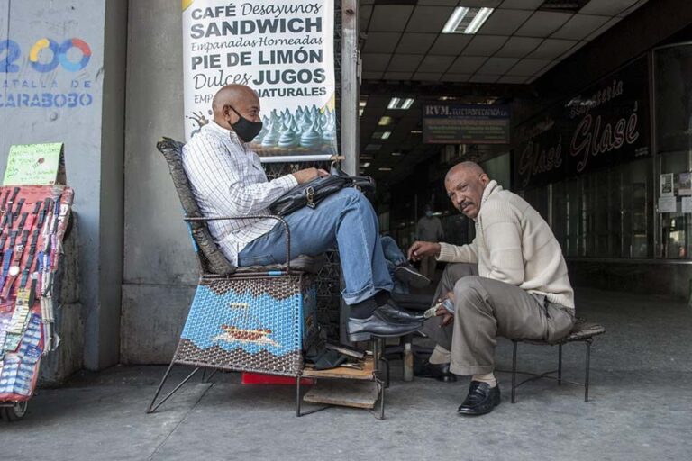 Oficios de antaño luchan contra la extinción