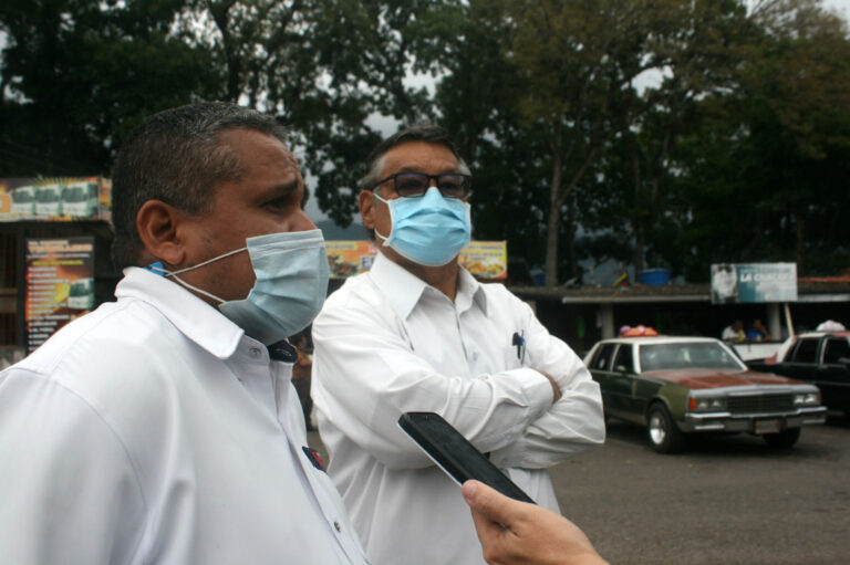 Piden los conductores un acceso más libre para viajeros en el terminal de La Concordia