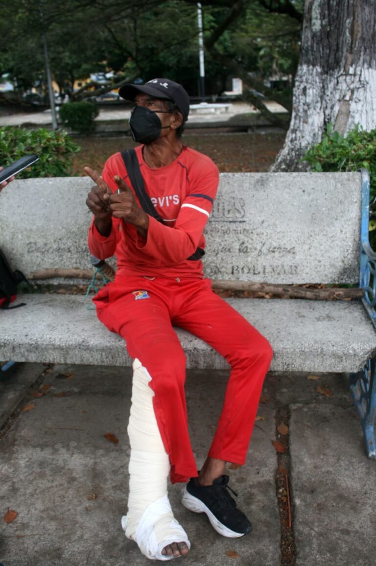 Convertida la plaza Miranda  en hogar para muchos indigentes