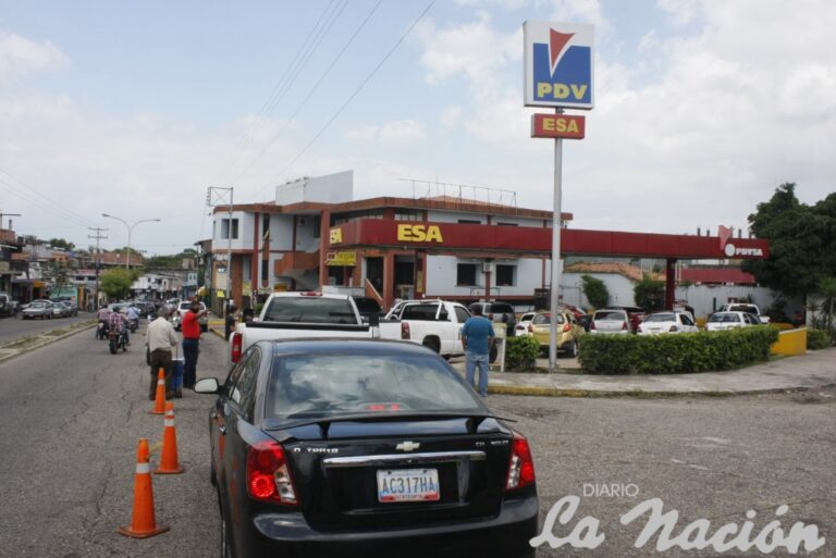 Incrementan horario de atención en gasolineras internacionales